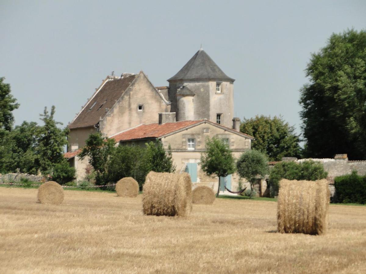 Gite Du Chateau De Pernan Avy Экстерьер фото