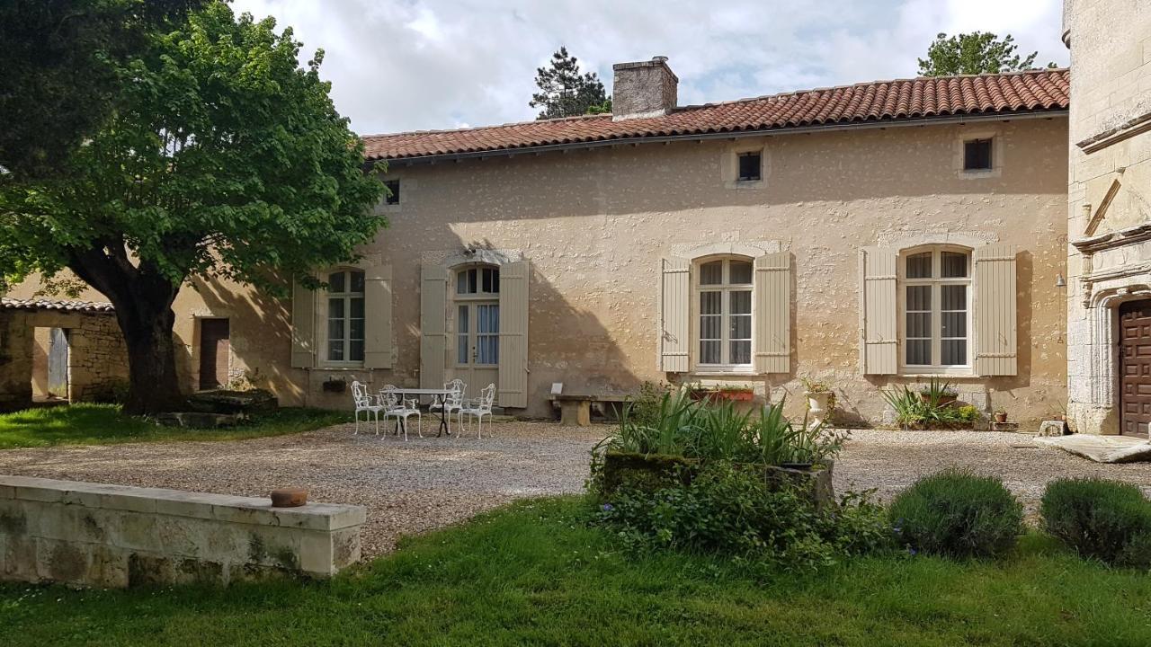 Gite Du Chateau De Pernan Avy Экстерьер фото
